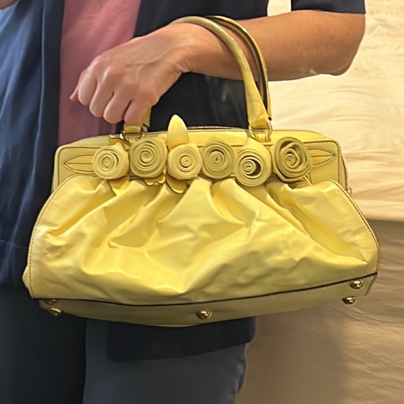 Valentino Garavani Handbags - Valentino Garavani beautiful bag